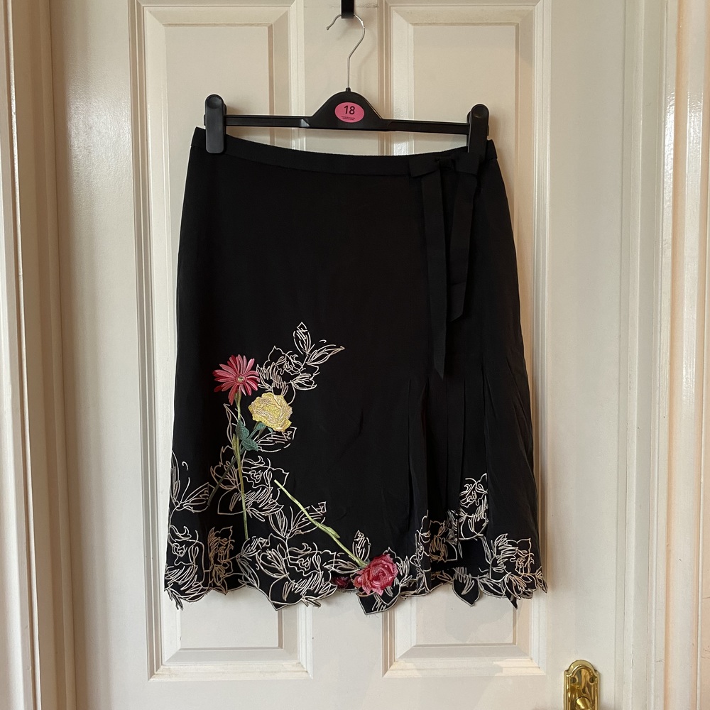 Karen Millen black floral patterned detailing midi skirt - Picture 1 of 3
